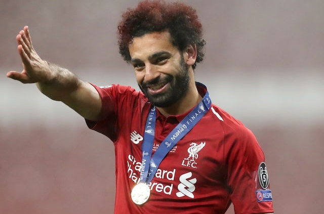 Salah đáp trả huyền thoại MU, phủ nhận rời Liverpool