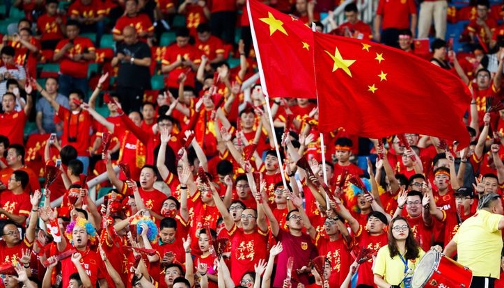 CĐV ngỡ ngàng vì không tin Trung Quốc... đá sân khách