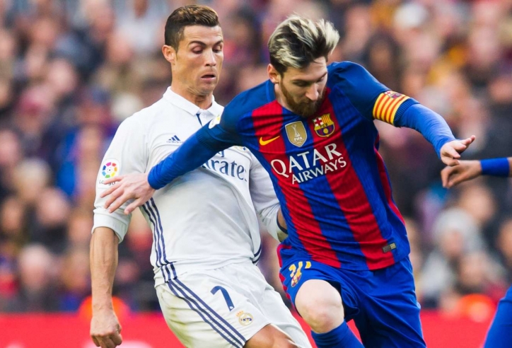 Ronaldo vs Messi: Ai nhiều poker hơn?