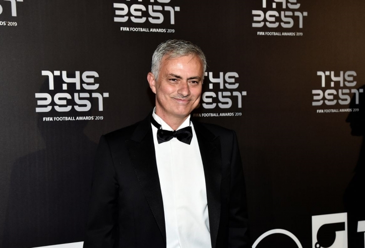 Mourinho 'đơ' trước câu hỏi tầm 'vũ trụ' tại FIFA The Best