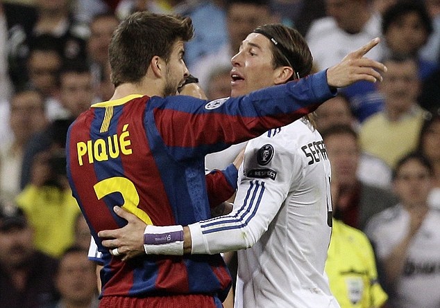 Bắt gặp hình ảnh Ramos và Pique hôn nhau ở Barcelona