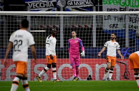 Valencia làm 'trò hề' sau trận thua tủi hổ ở Champions League