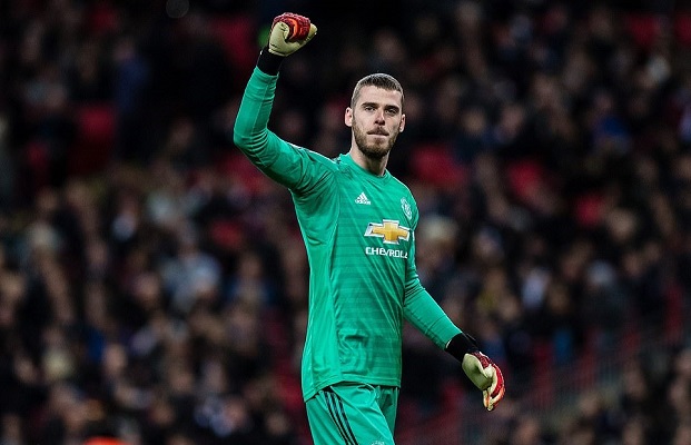 Huyền thoại MU: 'Thật ngu ngốc nếu ký hợp đồng dài hạn với De Gea'