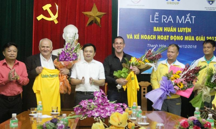 21 đội bóng vĩ đại nhất lịch sử: Cựu HLV Thanh Hóa khiến nhiều đại gia hổ thẹn