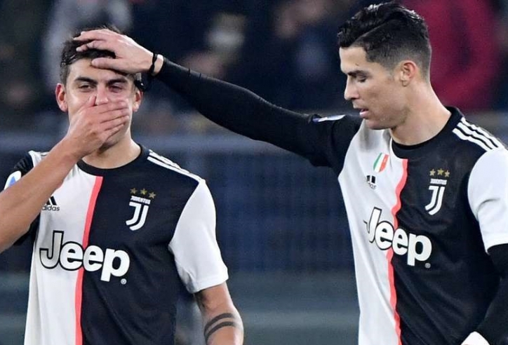 Ronaldo trở lại Juventus và tiếp tục cách ly