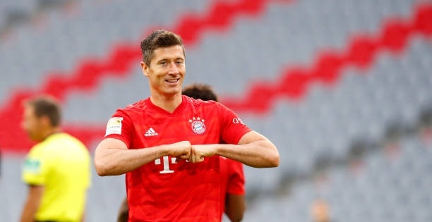 Lewandowski phá dớp giúp Bayern Munich thắng hủy diệt