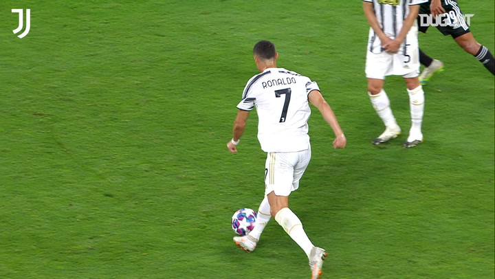 VIDEO: Ronaldo lập siêu phẩm chia tay Champions League 19/20