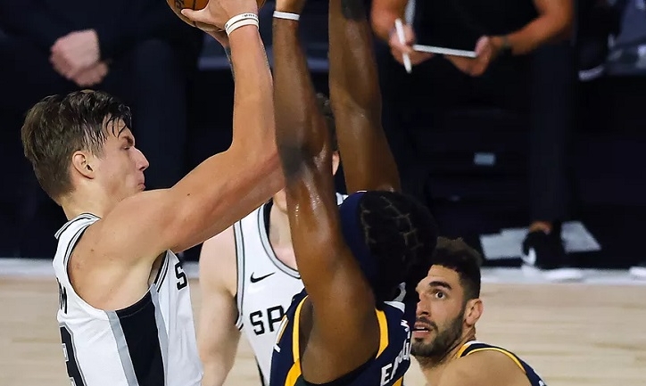 Spurs đứt chuỗi kỷ lục sau thất bại trước Utah Jazz