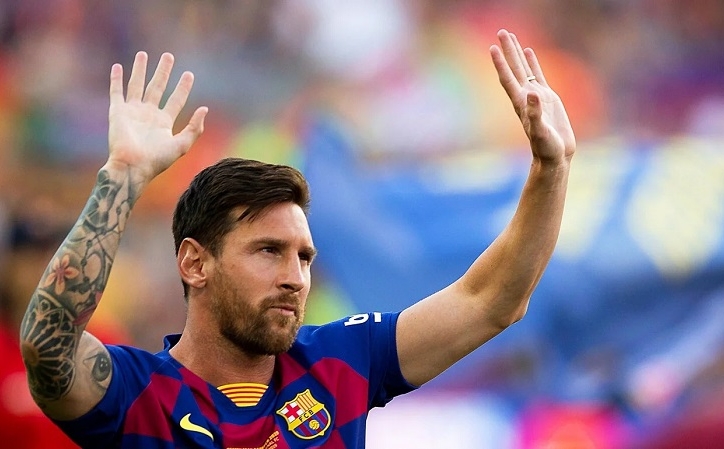 Messi tính kích hoạt điều khoản ra đi tự do và đáp trả của Barca