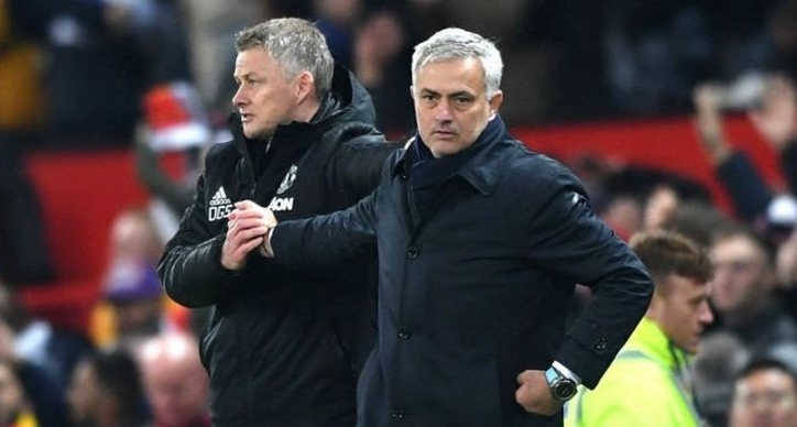 Solskjaer bỏ 'cuộc chơi', hết lời ca ngợi Mourinho