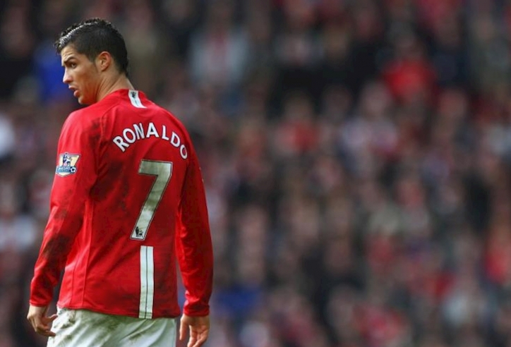 Ronaldo nói gì về khả năng trở lại MU?