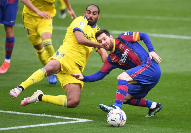Messi ghi bàn không thể giúp Barca chiến thắng
