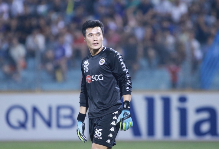Hà Nội FC muốn gia hạn với thủ môn Bùi Tiến Dũng