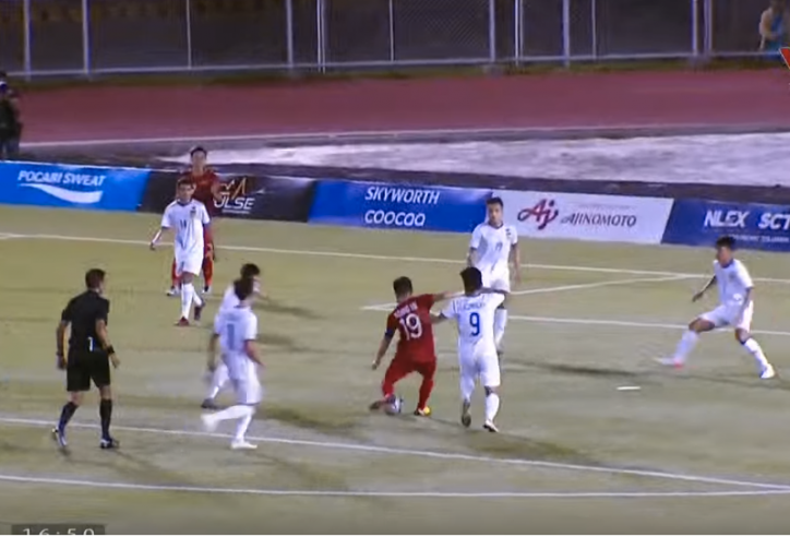 VIDEO: Quang Hải ghi bàn đẳng cấp ấn định chiến thắng 6-1