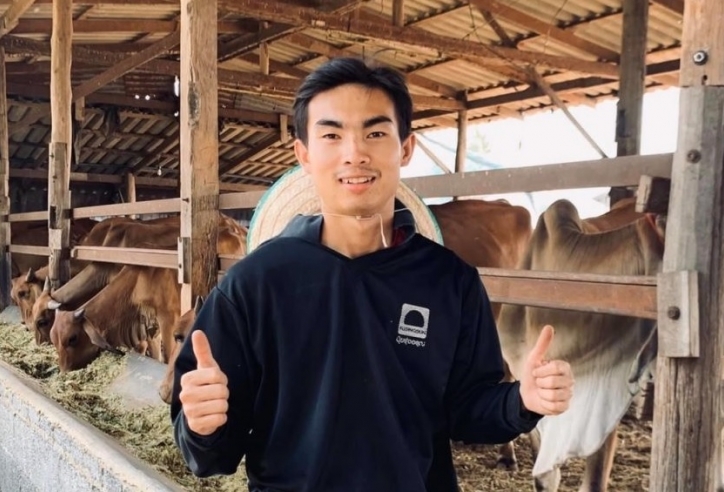 'Công thần' của U23 Thái Lan về quê chăn bò