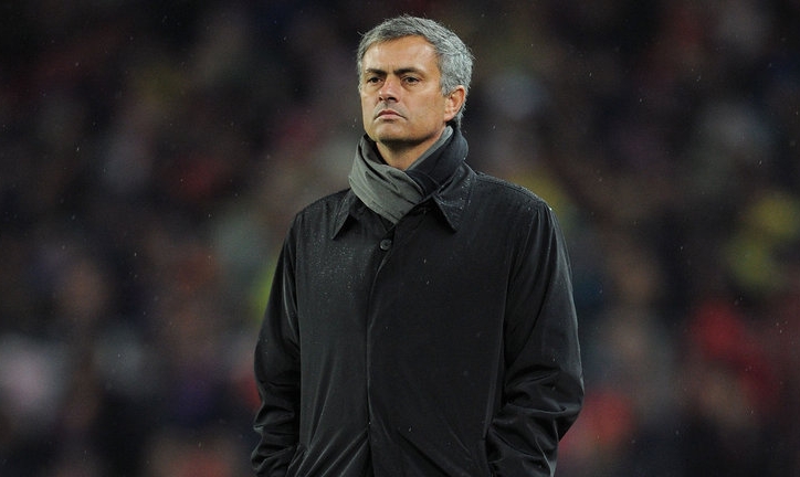 HLV Mourinho cứng rắn đáp trả sự 'vô ơn' của CĐV Chelsea