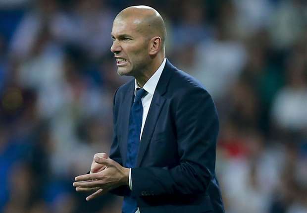 Chửi HLV Zidane, siêu sao Real ‘chuồn’ sang MU