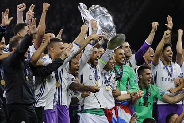 Báo thân Barca ‘phản bội’, hết lời tung hô Real Madrid