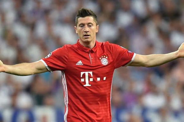 Bayern ‘dọa dẫm’ MU, Real trong nỗi sợ mất Lewandowski