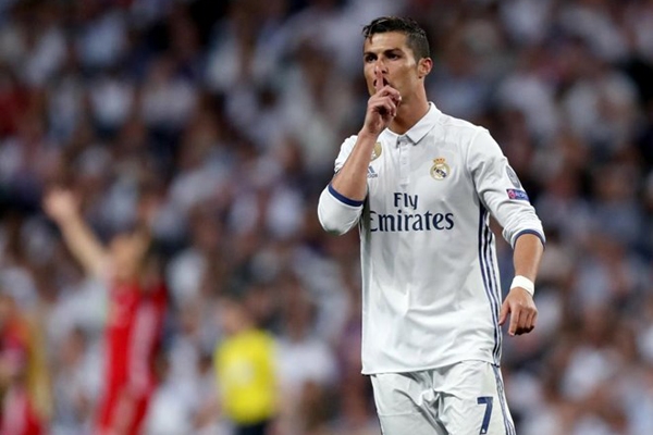 Ronaldo ra động thái cứng rắn vụ trốn thuế