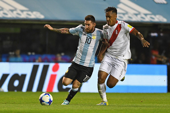 Phung phí cơ hội, Argentina gặp nguy tại VL World Cup
