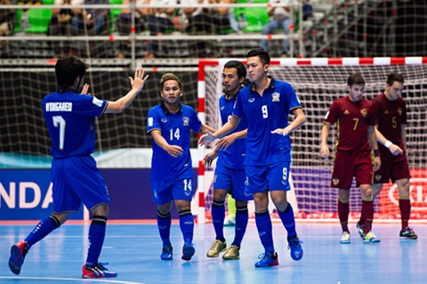 Futsal Thái Lan thắng hủy diệt, bảng B ngã ngũ