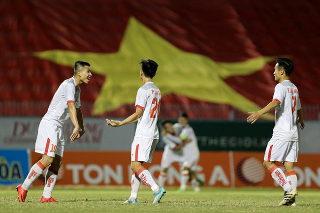 HLV Nhật Bản ấn tượng với 3 cầu thủ của U21 Việt Nam
