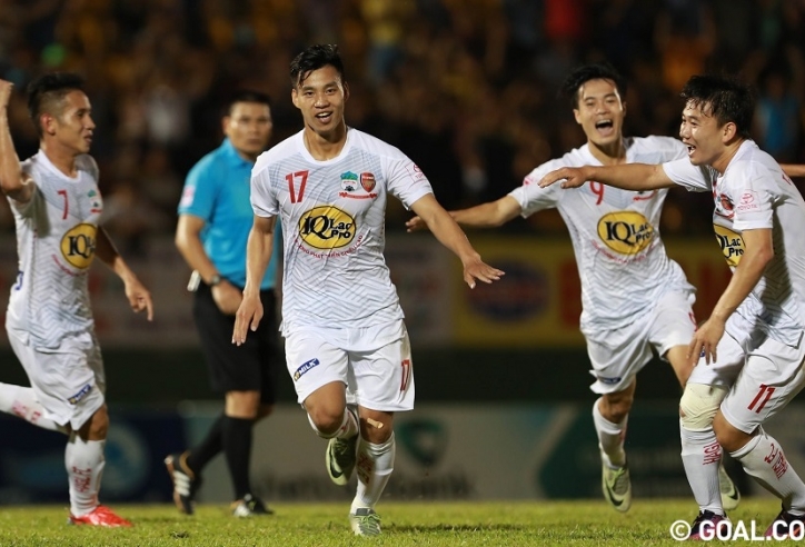 Tin bóng đá HOT 19/2: Cầu thủ U23 Việt Nam ‘xông đất’ HAGL