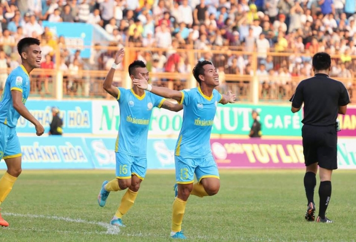 FLC Thanh Hóa thảm bại trên sân của Sanna Khánh Hòa