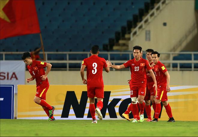 ĐT Việt Nam suýt nhận trái đắng tại Asian Cup 2019 vì ‘hàng xóm’ quá tệ