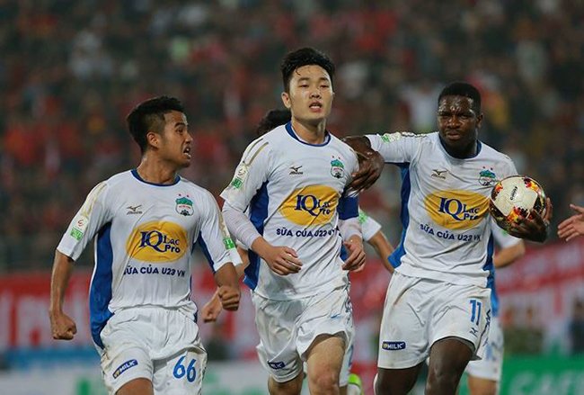 Xuân Trường, Văn Đức ghi bàn thắng đẹp nhất vòng 5 V-League