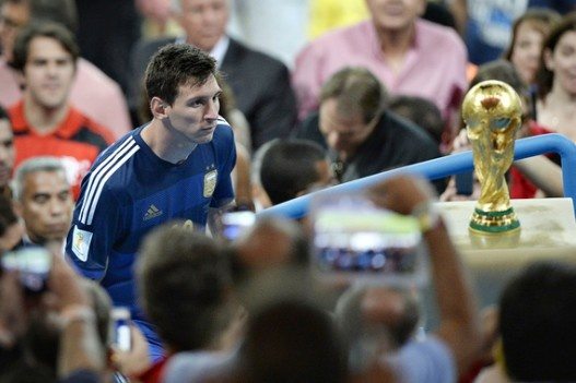 Messi được trao cúp vàng World Cup từ chủ nhà Nga