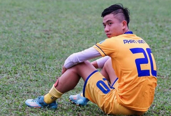 Phan Văn Đức chia tay V-League, nguy cơ bỏ lỡ AFF Cup 2018