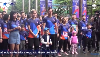 VIDEO: Văn Toàn, Ngọc Hải tham dự thử thách đường phố