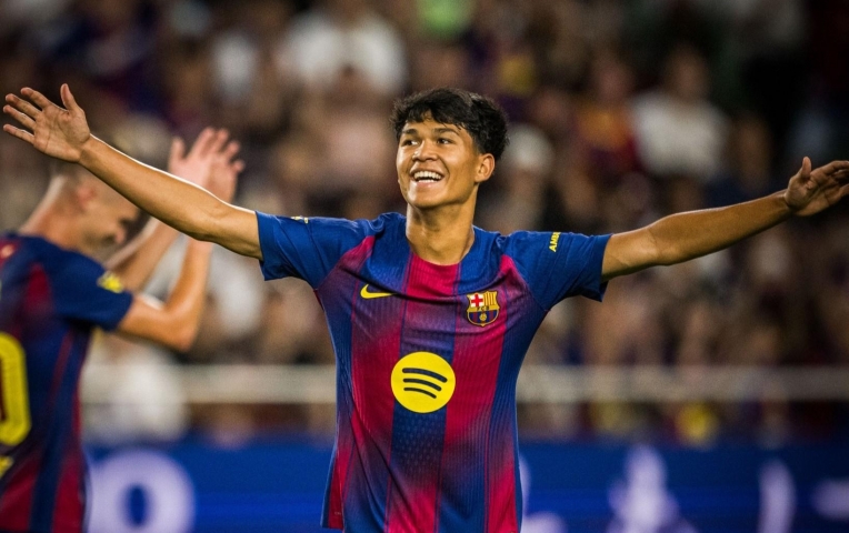 Cầu thủ gốc Philippines tỏa sáng tại Barcelona