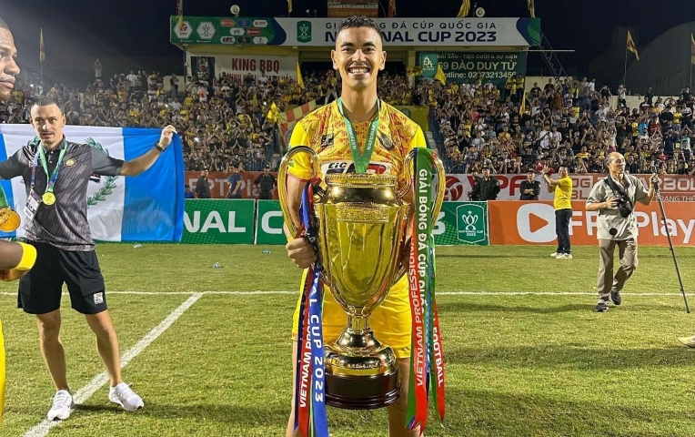 Trung vệ Brazil cao 1m95 có bến đỗ mới tại V.League