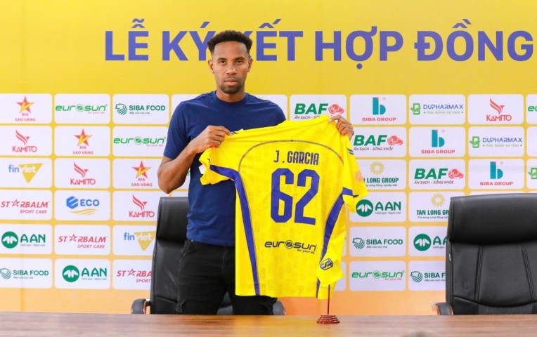 Ngoại binh của SLNA lên ĐTQG để đá vòng loại World Cup