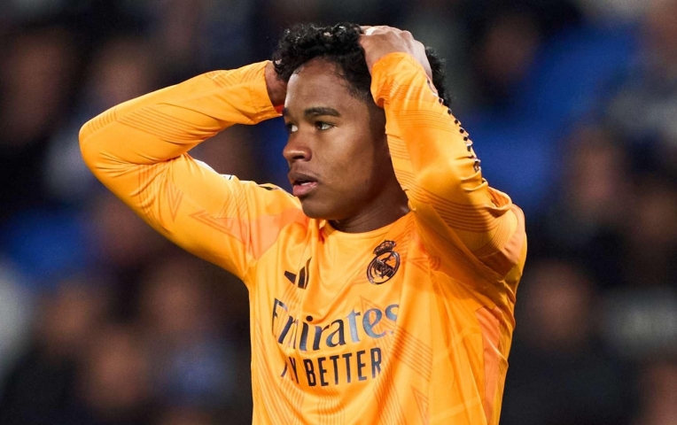 Thần đồng Brazil để 'vuột mất biểu tượng' tại Real Madrid