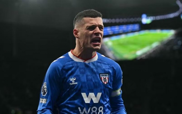 Tottenham đánh rơi chiến thắng đáng tiếc trên sân nhà