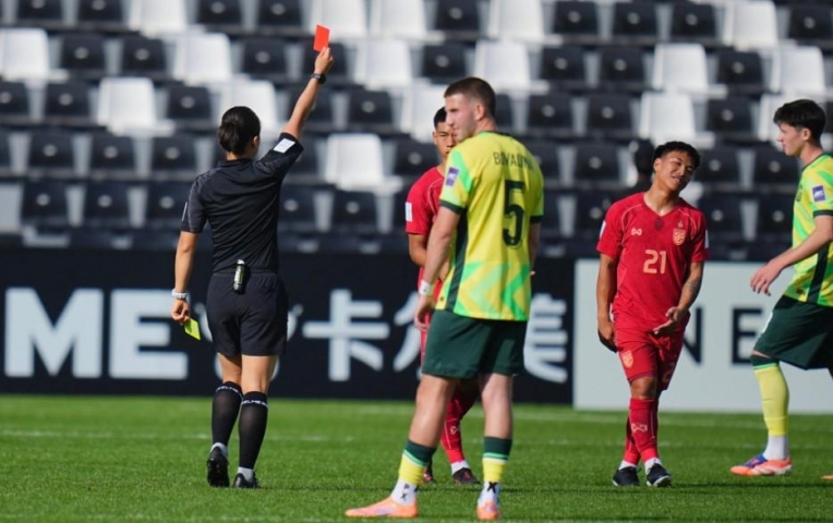 Truyền thông Thái Lan: 'Thẻ đỏ là bước ngoặt khiến U23 Thái Lan gục ngã'