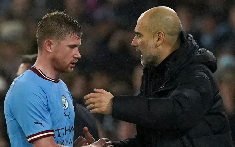 De Bruyne chờ phán quyết từ Pep về việc rời Man City