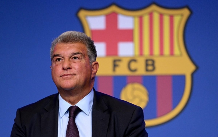 Chủ tịch Barca tiếp tục chỉ trích trọng tài ở trận thua Inter