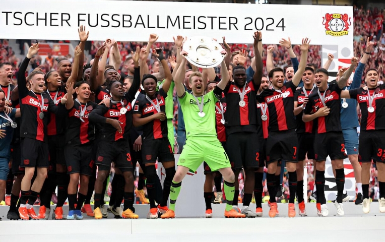 Bayer Leverkusen đi vào lịch sử Bundesliga với chức vô địch bất bại