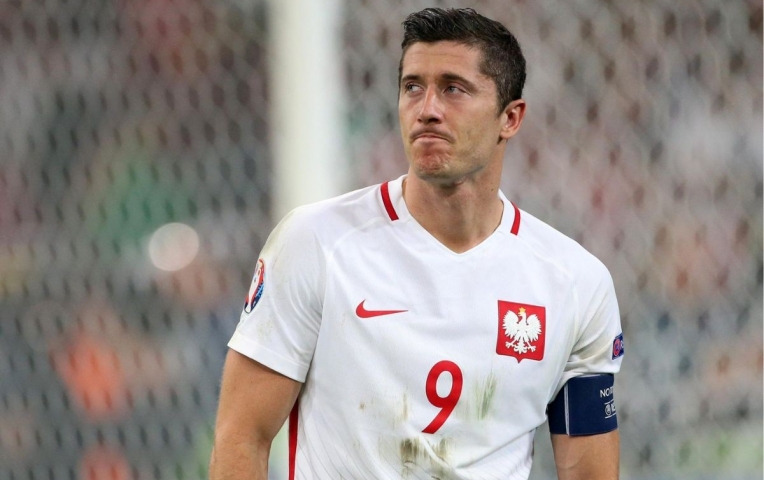 Chính thức: Lewandowski bị rách cơ đùi trước thềm Euro 2024