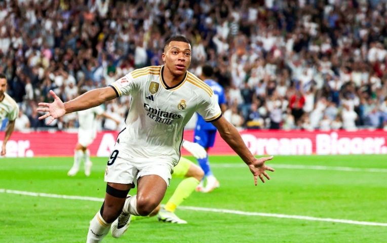 Mbappe xâu kim hậu vệ, ghi bàn trong màu áo Real