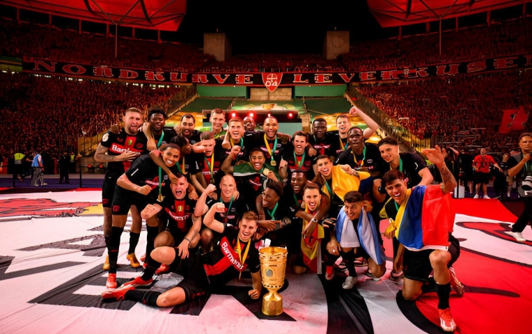 Đá 10 người, Bayer Leverkusen vẫn vô địch Cúp Quốc gia Đức