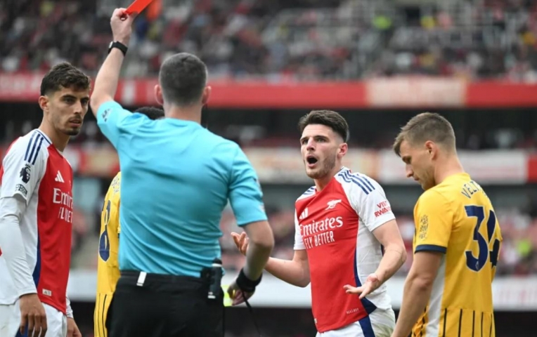 Arsenal sắp lập kỷ lục 'xấu hổ' với thẻ đỏ, Arteta nói điều bất ngờ