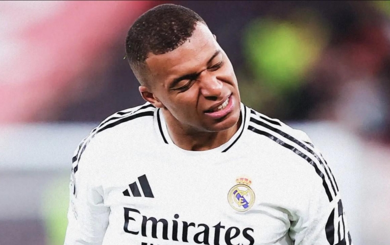 Mbappe thi đấu tệ hại, đồng đội nói gì?