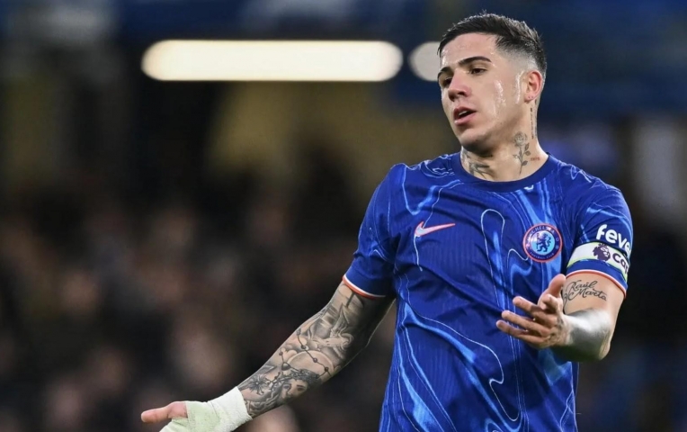 Enzo Fernandez nổi giận, tuyên bố Chelsea không đua vô địch