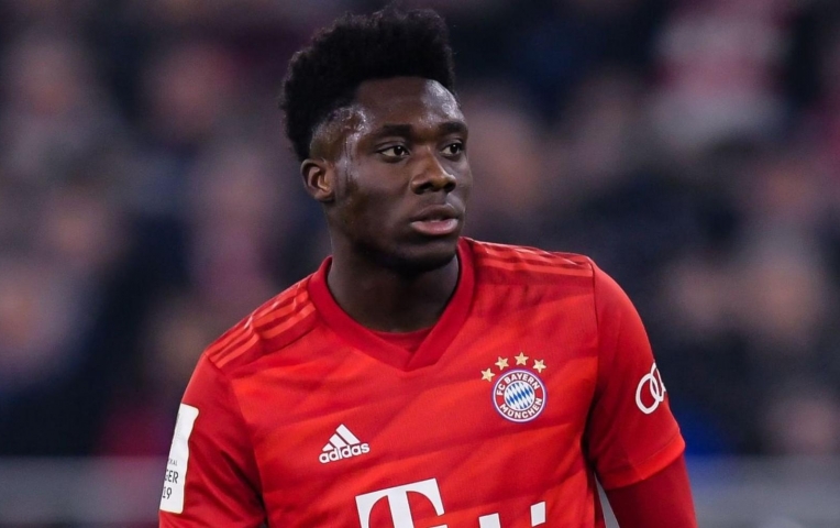 Alphonso Davies ra 'yêu sách' làm khổ Bayern Munich